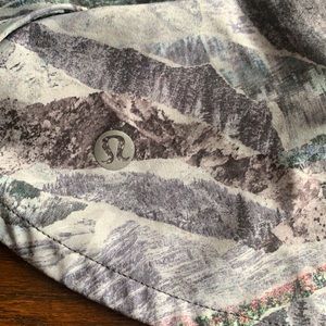 Lululemon size 10 regular, like new shorts